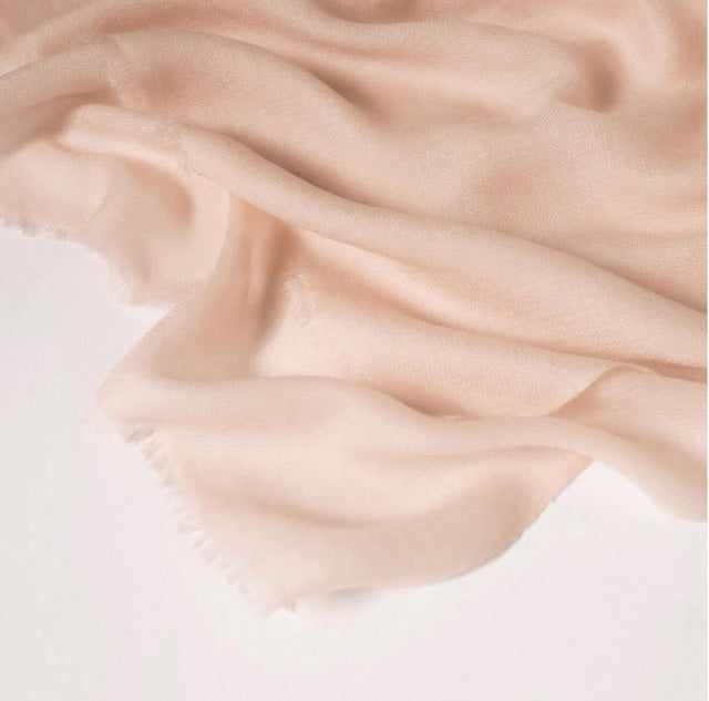 100% Ultra-Fine Cashmere Scarf Shawl – Lightweight Oversized Wrap for Year-Round Elegance | Kalawee
